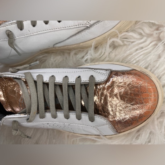 P448 Men's Metallic Rose and White Athletic Shoes - Picture 3 of 8